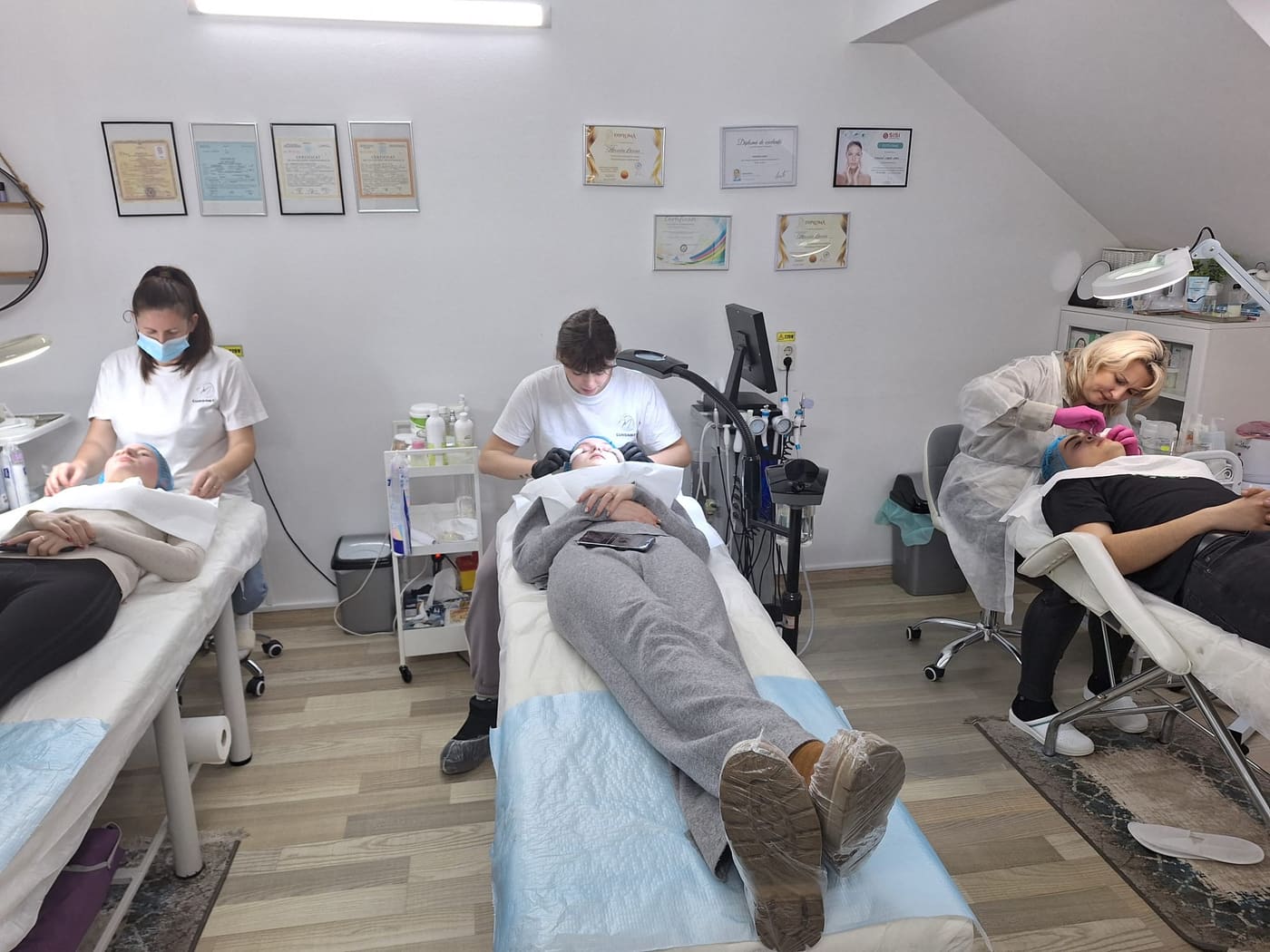 Curs Cosmetică — Nivel Calificare (Diplomă Acreditată)